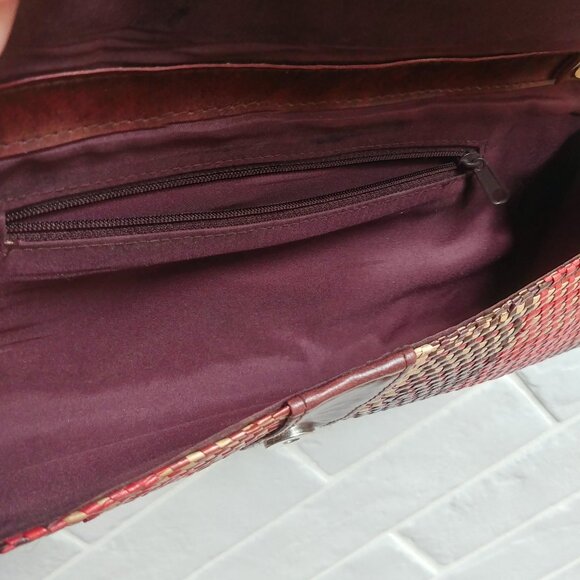 Paper straw woven shoulder baguette bag brown red tan cream buckle front - Picture 11 of 16